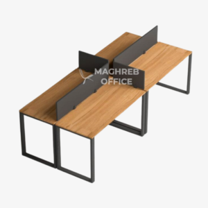 Bureau bench moderne open space avec structure métallique noire, plateau bois et séparation fonctionnelle, poste de travail collaboratif professionnel