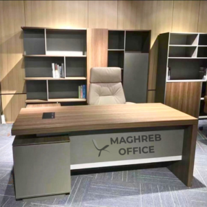 Bureau de direction professionnel avec bibliothèque et design contemporain