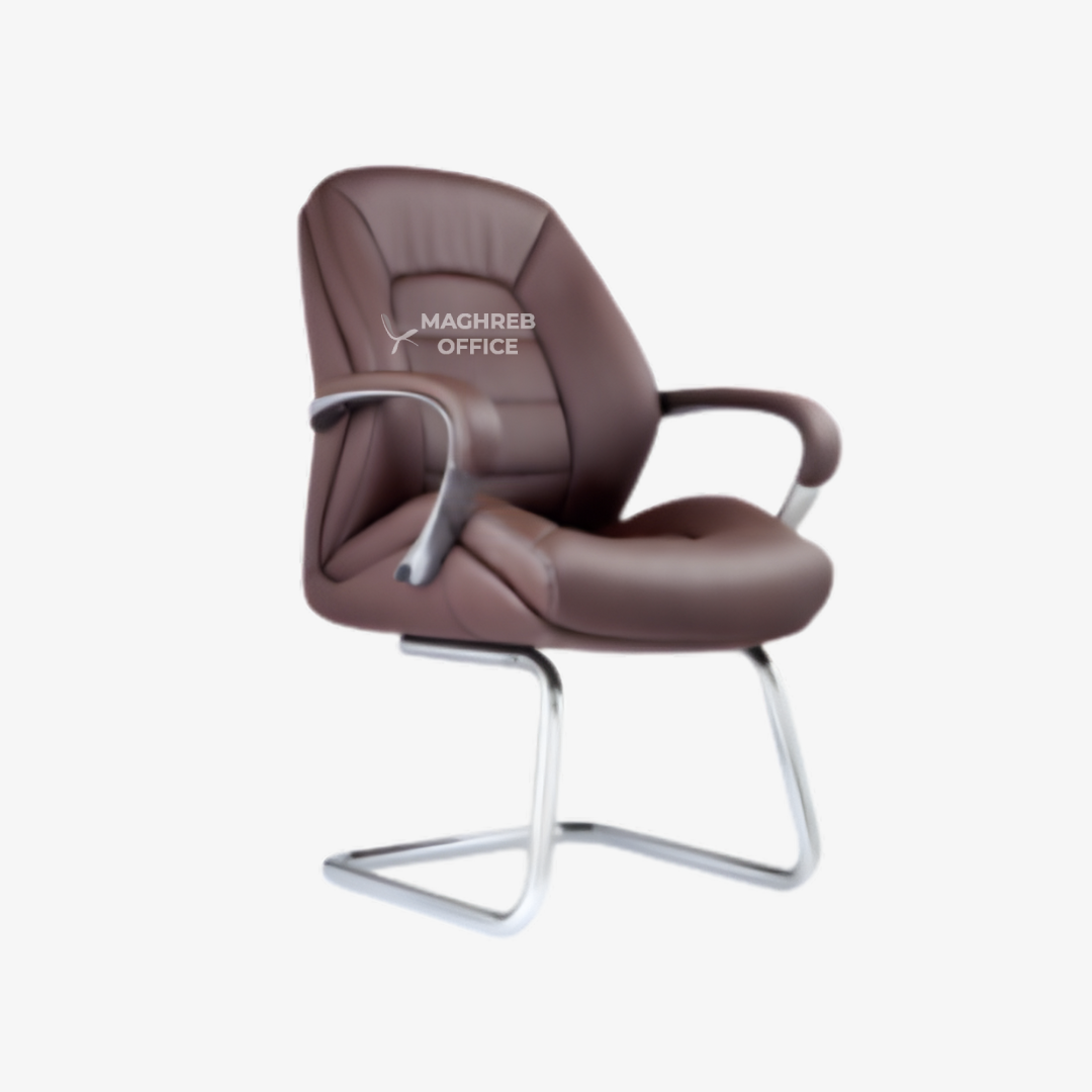 Chaise de bureau pour visiteurs en cuir marron avec piètement chromé.